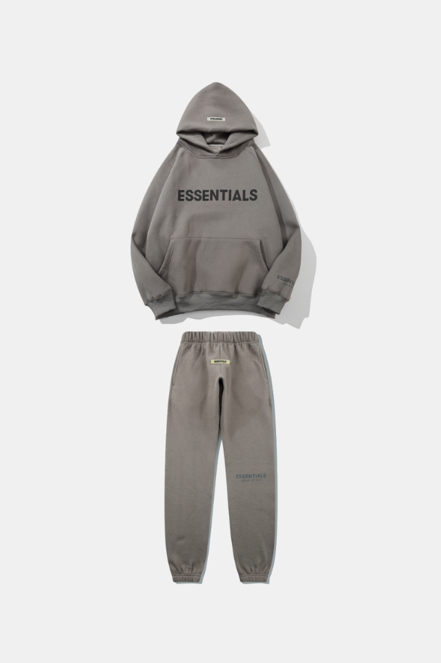 ESSENTIALS - Sweatshirt + Hose als Geschenk